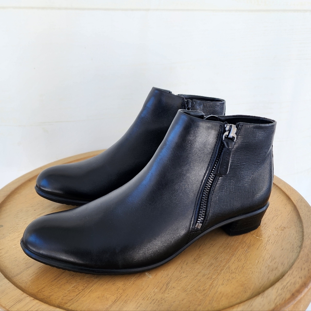 Ecco Black Leather Ankle Boots